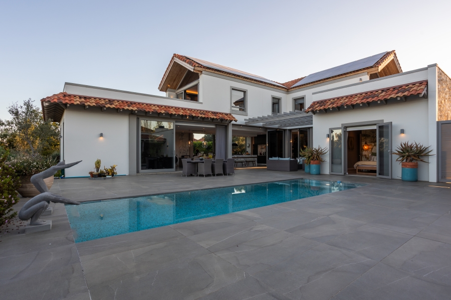 4 Bedroom Property for Sale in Winelands Western Cape